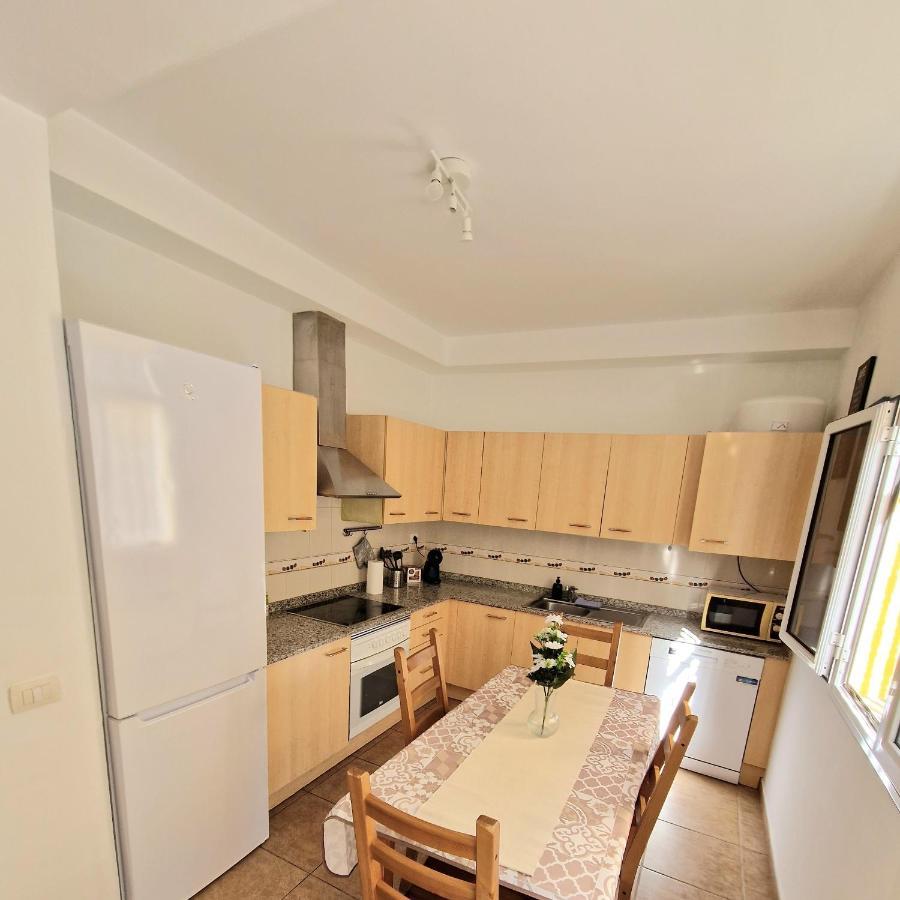 Spacious Chalet Next To The Sea - Airport Villa San Isidro  Bagian luar foto