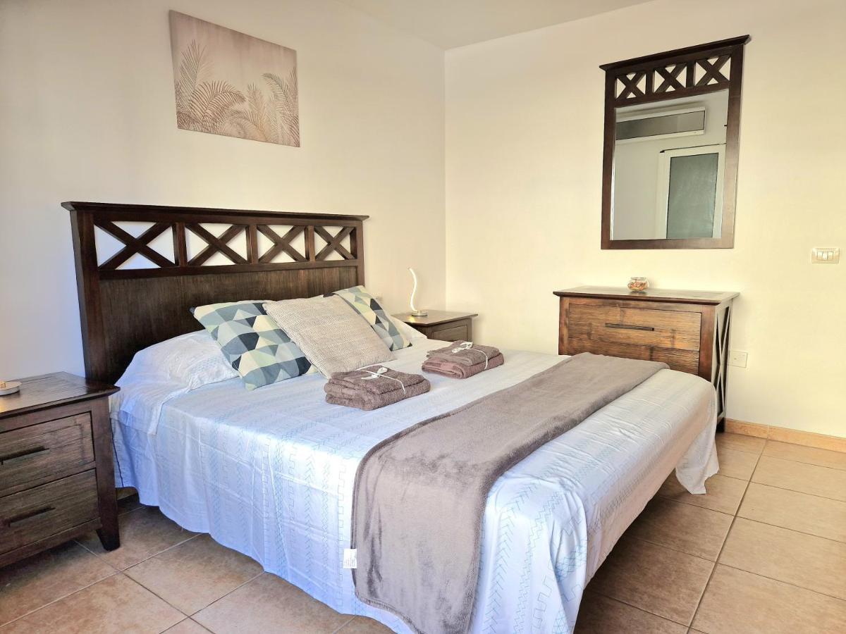 Spacious Chalet Next To The Sea - Airport Villa San Isidro  Bagian luar foto