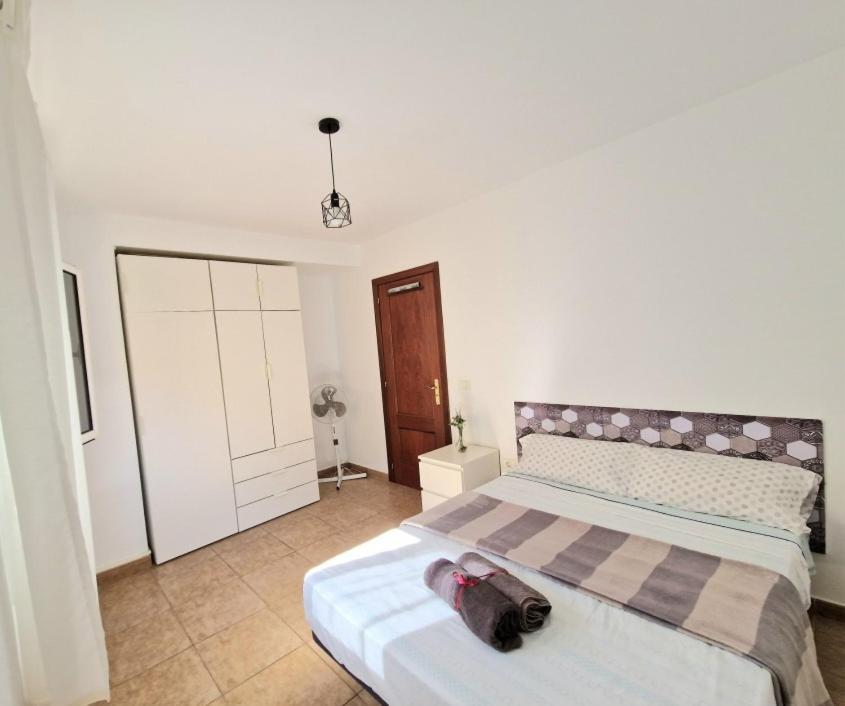 Spacious Chalet Next To The Sea - Airport Villa San Isidro  Bagian luar foto